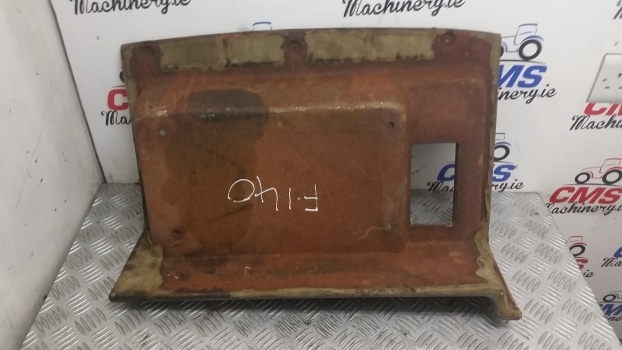 Fiat F140, F100, F120, F130, F140 Dt, F120 Dt, F130 Dtcab Interior Panel - Kabina i enterijer za Traktor: slika 2 Fiat F140, F100, F120, F130, F140 Dt, F120 Dt, F130 Dtcab Interior Panel - Kabina i enterijer za Traktor: slika 2