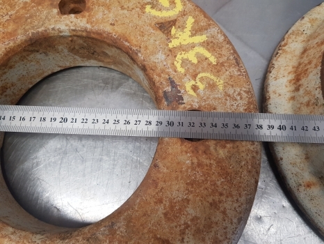 Ford 10, 600, 5000 Series, 5600, Wheel Weight 33kg, Pair 81802263, C5nn1n000a - Kontra teg: slika 5 Ford 10, 600, 5000 Series, 5600, Wheel Weight 33kg, Pair 81802263, C5nn1n000a - Kontra teg: slika 5