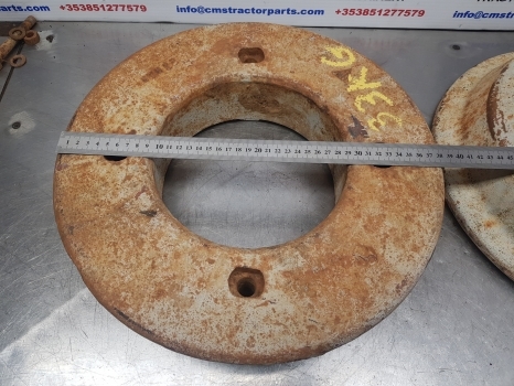 Ford 10, 600, 5000 Series, 5600, Wheel Weight 33kg, Pair 81802263, C5nn1n000a - Kontra teg: slika 4 Ford 10, 600, 5000 Series, 5600, Wheel Weight 33kg, Pair 81802263, C5nn1n000a - Kontra teg: slika 4