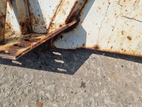 Ford 5000, 6000, 7000 Mudguard Pair As Pictures, 82008463, 82008463 - Blatobran: slika 5 Ford 5000, 6000, 7000 Mudguard Pair As Pictures, 82008463, 82008463 - Blatobran: slika 5