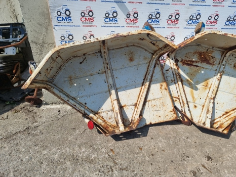 Ford 5000, 6000, 7000 Mudguard Pair As Pictures, 82008463, 82008463 - Blatobran: slika 2 Ford 5000, 6000, 7000 Mudguard Pair As Pictures, 82008463, 82008463 - Blatobran: slika 2