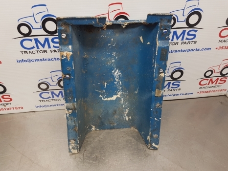 Ford 6610, 7710, 5610, 7410 Series Cab Steering Column Panel 83931786 - Kabina i enterijer za Traktor: slika 3 Ford 6610, 7710, 5610, 7410 Series Cab Steering Column Panel 83931786 - Kabina i enterijer za Traktor: slika 3