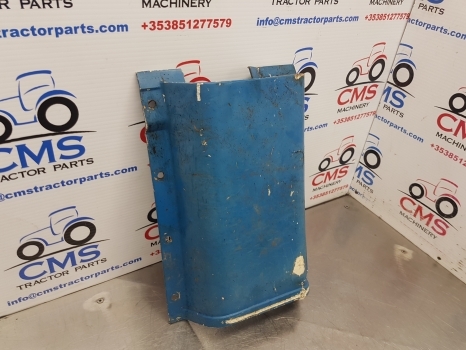 Ford 6610, 7710, 5610, 7410 Series Cab Steering Column Panel 83931786 - Kabina i enterijer za Traktor: slika 2 Ford 6610, 7710, 5610, 7410 Series Cab Steering Column Panel 83931786 - Kabina i enterijer za Traktor: slika 2