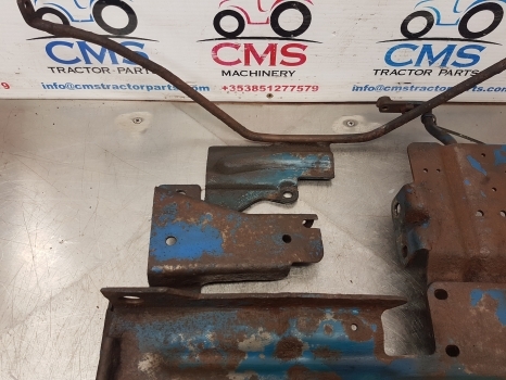 Ford 6610, 7710, Battery Support And Pannel Support E4nn16b814cb, E5nn10769aa - Baterija za Traktor: slika 4 Ford 6610, 7710, Battery Support And Pannel Support E4nn16b814cb, E5nn10769aa - Baterija za Traktor: slika 4