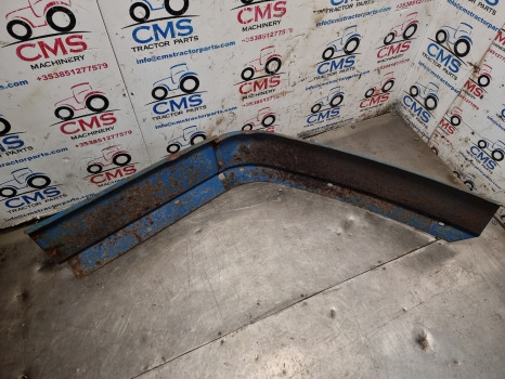 Ford 7840, 6640, 40 Series, Cab Mudguard Pair 82003106, 82003105 - Blatobran: slika 4 Ford 7840, 6640, 40 Series, Cab Mudguard Pair 82003106, 82003105 - Blatobran: slika 4