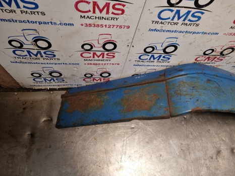 Ford 7840, 6640, 40 Series, Cab Mudguard Pair 82003106, 82003105 - Blatobran: slika 2 Ford 7840, 6640, 40 Series, Cab Mudguard Pair 82003106, 82003105 - Blatobran: slika 2