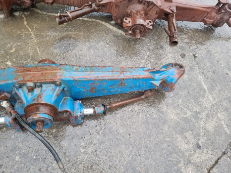 Ford New Holland 7740, 40 Series. Front Axle Housing Beam 125148, Car128939 - Prednja osovina: slika 2 Ford New Holland 7740, 40 Series. Front Axle Housing Beam 125148, Car128939 - Prednja osovina: slika 2