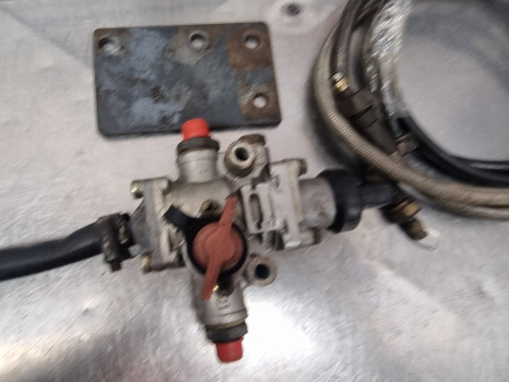 Ford New Holland Reifenfullen Control Valve Assy Reifenfullen - Hidraulika: slika 4 Ford New Holland Reifenfullen Control Valve Assy Reifenfullen - Hidraulika: slika 4