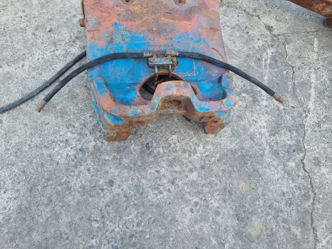 Ford New Holland Tw20, Tw10, Tw30 Front Axle Support D4nn3a042c - Prednja osovina: slika 4 Ford New Holland Tw20, Tw10, Tw30 Front Axle Support D4nn3a042c - Prednja osovina: slika 4