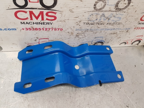 Ford Q, Sq Cab, 10, Tw, 30, 600 Series Cab Mudguard Bracket Support D5nn16n318a - Blatobran: slika 2 Ford Q, Sq Cab, 10, Tw, 30, 600 Series Cab Mudguard Bracket Support D5nn16n318a - Blatobran: slika 2