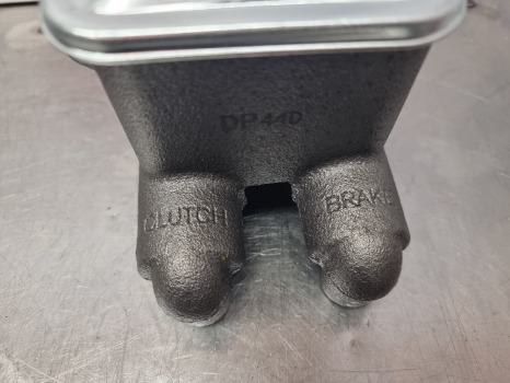 Ford Tw10, Tw Series, 9600 Brake Master Cylinder C7nn2140a, D3nn2140a - Kočioni cilindar za Poljoprivredna mašina: slika 4 Ford Tw10, Tw Series, 9600 Brake Master Cylinder C7nn2140a, D3nn2140a - Kočioni cilindar za Poljoprivredna mašina: slika 4