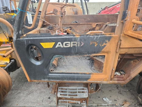 Jcb 542-70 Ag Cab door frame lower 402/s3035 - Vrata i delovi: slika 1 Jcb 542-70 Ag Cab door frame lower 402/s3035 - Vrata i delovi: slika 1