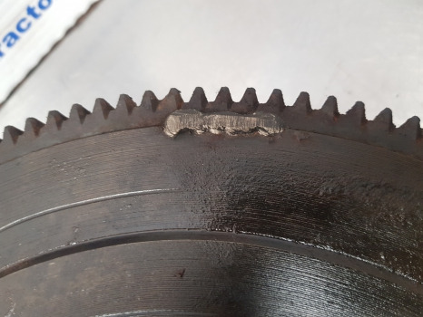 John Deere 1630, 2020, 2120, 1830, 2030, 2130 Flywheel And Ring Gear At21381 - Zamajac: slika 3 John Deere 1630, 2020, 2120, 1830, 2030, 2130 Flywheel And Ring Gear At21381 - Zamajac: slika 3