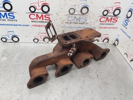 John Deere 1830, 2130 Exhaust Manifold R59588 - Izduvna grana za Traktor: slika 1 John Deere 1830, 2130 Exhaust Manifold R59588 - Izduvna grana za Traktor: slika 1
