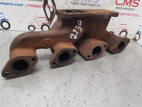 John Deere 1830, 2130 Exhaust Manifold R59588 - Izduvna grana za Traktor: slika 4 John Deere 1830, 2130 Exhaust Manifold R59588 - Izduvna grana za Traktor: slika 4