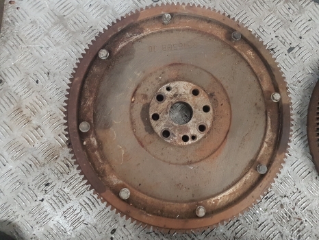 John Deere 3220, 3215, 3415, 3420 Telehandler Flywheel Assy R516568, R516568 - Zamajac za Teleskopski upravljač: slika 1 John Deere 3220, 3215, 3415, 3420 Telehandler Flywheel Assy R516568, R516568 - Zamajac za Teleskopski upravljač: slika 1