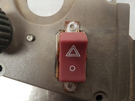 John Deere 6115m, 7330, 7520, 6195m Instrument Panel Bracket R110366, L175476 - Komandna tabla za Traktor: slika 5 John Deere 6115m, 7330, 7520, 6195m Instrument Panel Bracket R110366, L175476 - Komandna tabla za Traktor: slika 5