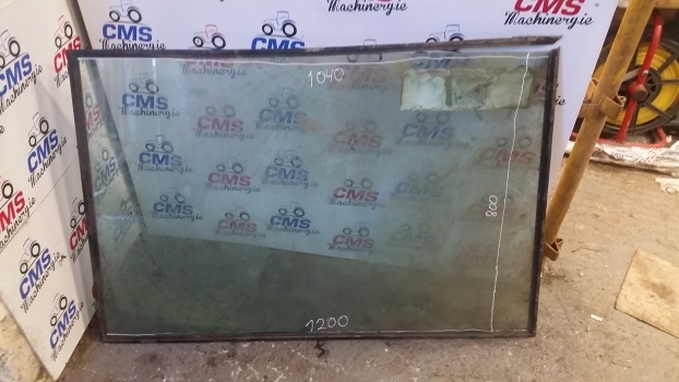 John Deere Windscreen, Framed Al25755 Al27351 See Dimensions - Vetrobransko staklo za Traktor: slika 1 John Deere Windscreen, Framed Al25755 Al27351 See Dimensions - Vetrobransko staklo za Traktor: slika 1
