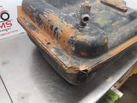 Massey Ferguson 135, 100series Fuel Tank Original , Check Measurement 1861644m91 - Rezervoar za gorivo za Traktor: slika 5 Massey Ferguson 135, 100series Fuel Tank Original , Check Measurement 1861644m91 - Rezervoar za gorivo za Traktor: slika 5