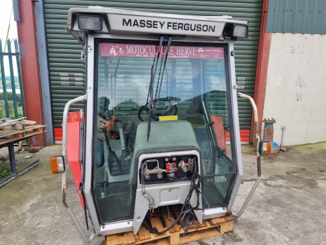 Massey Ferguson 3000 Series, 3050, 3070, 3080, 3090 Cab Complete Sold, Sold - Kabina: slika 3 Massey Ferguson 3000 Series, 3050, 3070, 3080, 3090 Cab Complete Sold, Sold - Kabina: slika 3