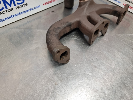 Massey Ferguson 35, Te, Tef20 Engine Exhaust Manifold 826143m1, 640010m1 - Prigušivač/ Izduvni sistem: slika 3 Massey Ferguson 35, Te, Tef20 Engine Exhaust Manifold 826143m1, 640010m1 - Prigušivač/ Izduvni sistem: slika 3
