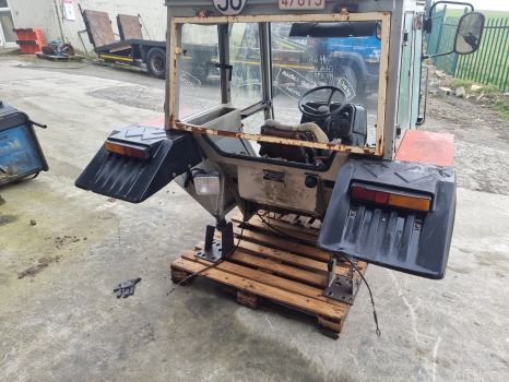 Massey Ferguson 399, 375, 390, 398, 365 4wd Hi Line Complete Cab Sold, Sold - Kabina: slika 5 Massey Ferguson 399, 375, 390, 398, 365 4wd Hi Line Complete Cab Sold, Sold - Kabina: slika 5