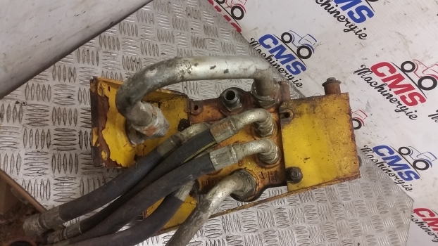 Massey Ferguson 50b Hydraulic Distribution Valve Assembly D100842 - Hidraulični ventil za Bager utovarivač: slika 5 Massey Ferguson 50b Hydraulic Distribution Valve Assembly D100842 - Hidraulični ventil za Bager utovarivač: slika 5