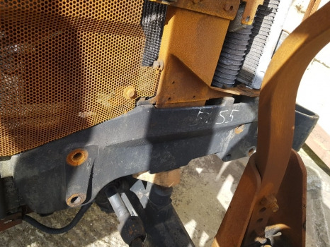 Massey Ferguson 5445, 5455, 5435, 5425 Front Axle Bracket 3777594m16 - Suspenzija: slika 1 Massey Ferguson 5445, 5455, 5435, 5425 Front Axle Bracket 3777594m16 - Suspenzija: slika 1