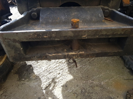 Massey Ferguson 5455, 5445, 5612, 5712, 5713 Front Weight Carrier 4270492m1 - Kontra teg: slika 2 Massey Ferguson 5455, 5445, 5612, 5712, 5713 Front Weight Carrier 4270492m1 - Kontra teg: slika 2