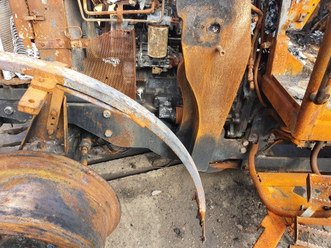 Massey Ferguson 5455 Front Rear Axle Engine Transmission Hydraulic Lift Parts - Motor: slika 4 Massey Ferguson 5455 Front Rear Axle Engine Transmission Hydraulic Lift Parts - Motor: slika 4