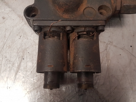 Massey Ferguson 5455 Hydraulic Pressure Valve Body 3794879m3 - Hidraulični ventil za Traktor: slika 2 Massey Ferguson 5455 Hydraulic Pressure Valve Body 3794879m3 - Hidraulični ventil za Traktor: slika 2