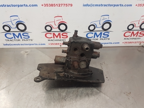 Massey Ferguson 5455 Wet Clutch Pressure Valve 3795681m14 - Kvačilo i delovi za Traktor: slika 1 Massey Ferguson 5455 Wet Clutch Pressure Valve 3795681m14 - Kvačilo i delovi za Traktor: slika 1