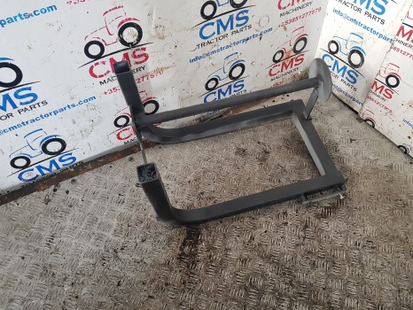 Massey Ferguson 5612, 5613, 5611, 5712 Fuel Tank Support Bracket Lhs 4356814m91 - Rezervoar za gorivo: slika 1 Massey Ferguson 5612, 5613, 5611, 5712 Fuel Tank Support Bracket Lhs 4356814m91 - Rezervoar za gorivo: slika 1