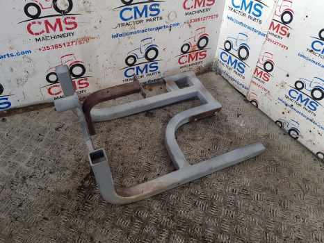Oslanjanje kabine Massey Ferguson 5612, 5613, 5611 Tool Box Step Support Bracket Frame Rhs: slika 6