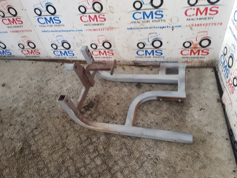 Oslanjanje kabine Massey Ferguson 5612, 5613, 5611 Tool Box Step Support Bracket Frame Rhs: slika 8
