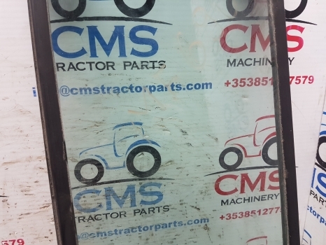 Massey Ferguson 600 Series 690 Cab Knee Glass With Lhs Seal Tg1250, 3301881m1 - Staklo i delovi za Traktor: slika 3 Massey Ferguson 600 Series 690 Cab Knee Glass With Lhs Seal Tg1250, 3301881m1 - Staklo i delovi za Traktor: slika 3