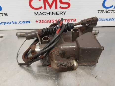 Massey Ferguson 675, 399, 372n, 375, 4225, 4255 Hydraulic Valve Assy 1679099m95 - Hidraulični ventil za Traktor: slika 2 Massey Ferguson 675, 399, 372n, 375, 4225, 4255 Hydraulic Valve Assy 1679099m95 - Hidraulični ventil za Traktor: slika 2