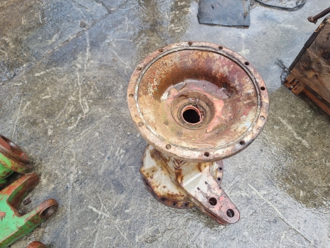Massey Ferguson 698t, 690, 575 Rear Axle Housing Left 1666936m1 - Zadnja osovina: slika 3 Massey Ferguson 698t, 690, 575 Rear Axle Housing Left 1666936m1 - Zadnja osovina: slika 3
