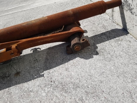 Massey Ferguson 7719s Front Axle Suspension Bracket Assy 4391065m91, 4391065m91 - Suspenzija za Traktor: slika 4 Massey Ferguson 7719s Front Axle Suspension Bracket Assy 4391065m91, 4391065m91 - Suspenzija za Traktor: slika 4