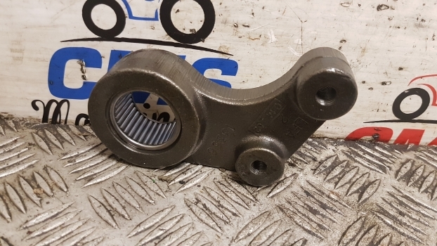Mccormick Mc80, Mc90, Mc100, Mc105 Transmission Support Bracket 411359a1 - Transmisija za Traktor: slika 1 Mccormick Mc80, Mc90, Mc100, Mc105 Transmission Support Bracket 411359a1 - Transmisija za Traktor: slika 1