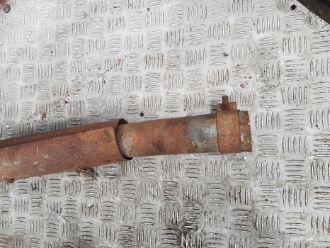 New Holland Case Extension Exhaust Pipe Assembly 87475398, 87475401, 84357191 - Auspuh za Traktor: slika 4 New Holland Case Extension Exhaust Pipe Assembly 87475398, 87475401, 84357191 - Auspuh za Traktor: slika 4