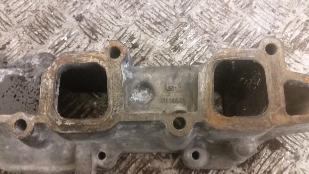 New Holland T5.100, T5.110, T5.120 Engine Air Intake Manifold Spacer 5801701355 - Usisna grana za Traktor: slika 5 New Holland T5.100, T5.110, T5.120 Engine Air Intake Manifold Spacer 5801701355 - Usisna grana za Traktor: slika 5