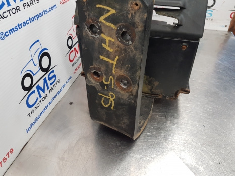 Baterija za Poljoprivredna mašina New Holland T5.95, T5, Case Battery Tray, Support 84535790, 84535783, 84536561: slika 6