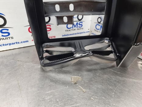 New Holland T6.145, T6, Case Maxxum, Cab Footstep, Step Lhs 47996639 - Prag: slika 5 New Holland T6.145, T6, Case Maxxum, Cab Footstep, Step Lhs 47996639 - Prag: slika 5
