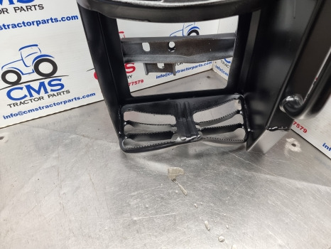 New Holland T6.145, T6, Case Maxxum, Cab Footstep, Step Lhs 47996639 - Prag: slika 4 New Holland T6.145, T6, Case Maxxum, Cab Footstep, Step Lhs 47996639 - Prag: slika 4