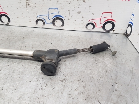 New Holland T6, T7 Case Maxxum, Puma T7.200 Cab Sun Roof Handle 82035473 - Karoserija i eksterijer za Traktor: slika 5 New Holland T6, T7 Case Maxxum, Puma T7.200 Cab Sun Roof Handle 82035473 - Karoserija i eksterijer za Traktor: slika 5