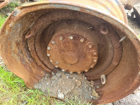 New Holland T7.260, T7.270 Case Puma 200, 220 Front Axle Hub Rhs Assy 47912954 - Prednja osovina: slika 1 New Holland T7.260, T7.270 Case Puma 200, 220 Front Axle Hub Rhs Assy 47912954 - Prednja osovina: slika 1