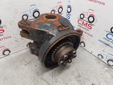 New Holland Tl, Tla 80, 90, 100 Front Axle Swivel Housing Rhs 5181313, 44913625 - Prednja osovina za Traktor: slika 2 New Holland Tl, Tla 80, 90, 100 Front Axle Swivel Housing Rhs 5181313, 44913625 - Prednja osovina za Traktor: slika 2