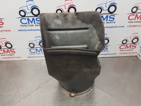 New Holland Tm 190, Tm175, Case Mxm 175, 190 Air Duct 82033234, 82025901 - Sistem za usis vazduha za Traktor: slika 1 New Holland Tm 190, Tm175, Case Mxm 175, 190 Air Duct 82033234, 82025901 - Sistem za usis vazduha za Traktor: slika 1