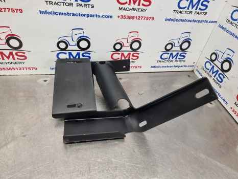 New Holland Tm, Ts, Tl, 60, 40 Series Mudguard Extension Lhs 82029986 - Blatobran: slika 3 New Holland Tm, Ts, Tl, 60, 40 Series Mudguard Extension Lhs 82029986 - Blatobran: slika 3
